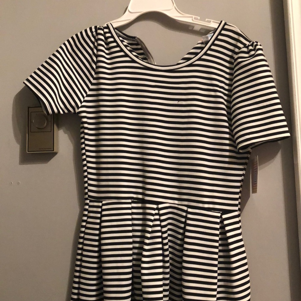 Large Amelia dress lularoe